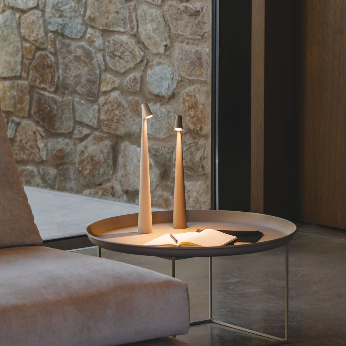 LAMPADA DA TAVOLO LUX